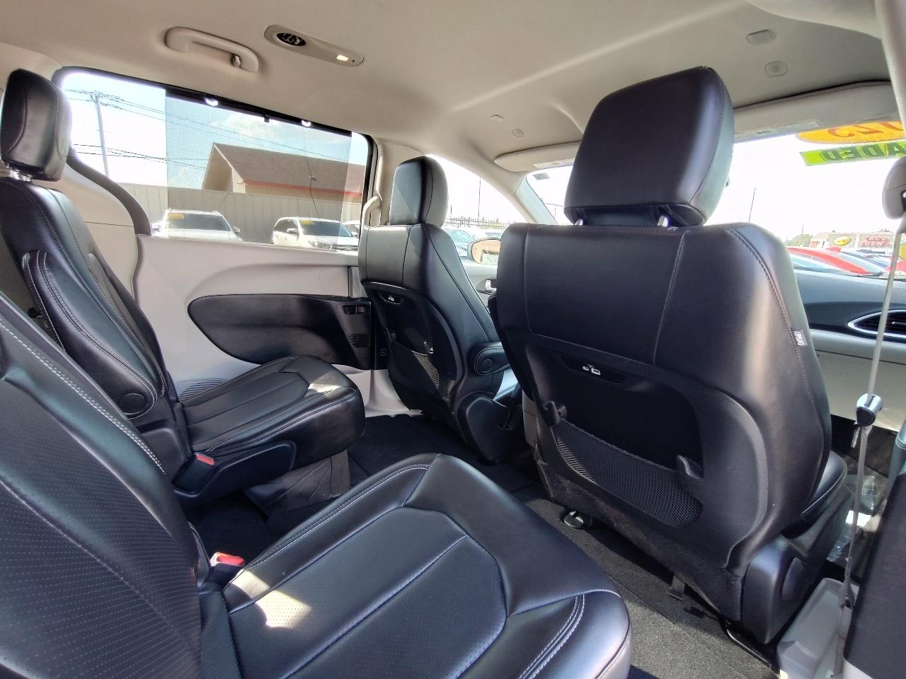 Chrysler Pacifica Touring L Plus 2023