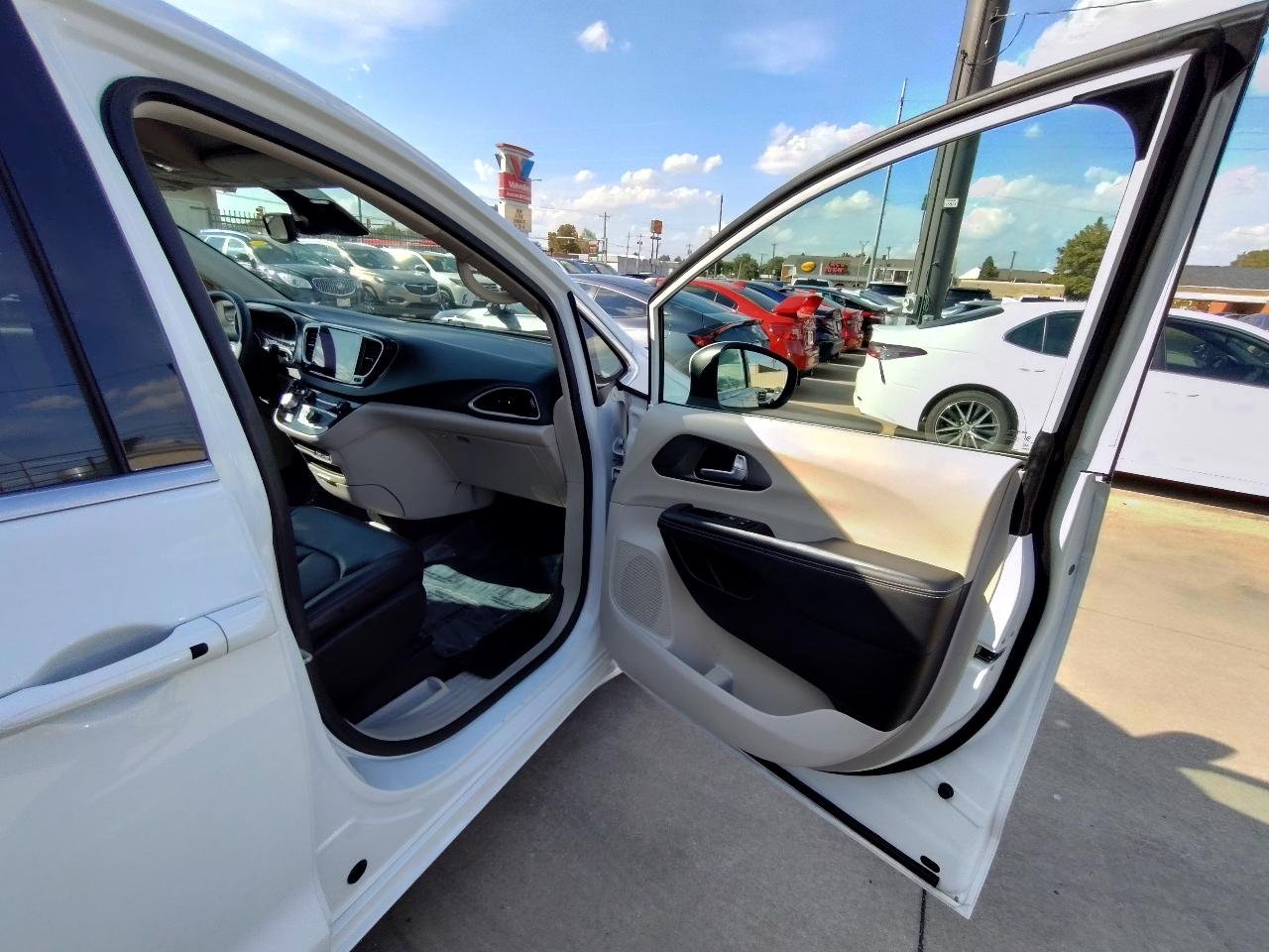 Chrysler Pacifica Touring L Plus 2023