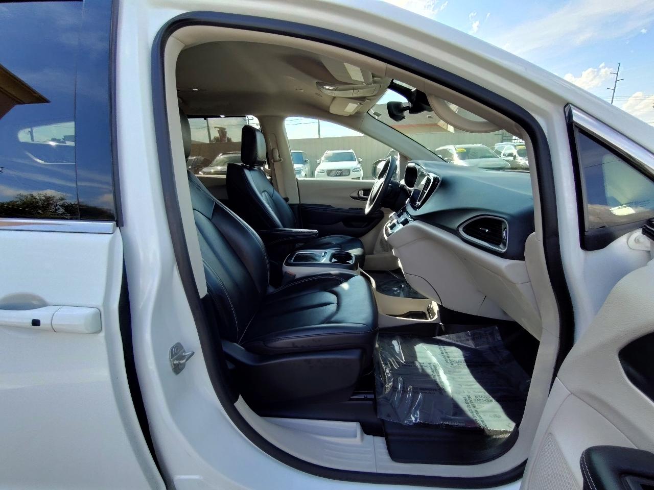 Chrysler Pacifica Touring L Plus 2023