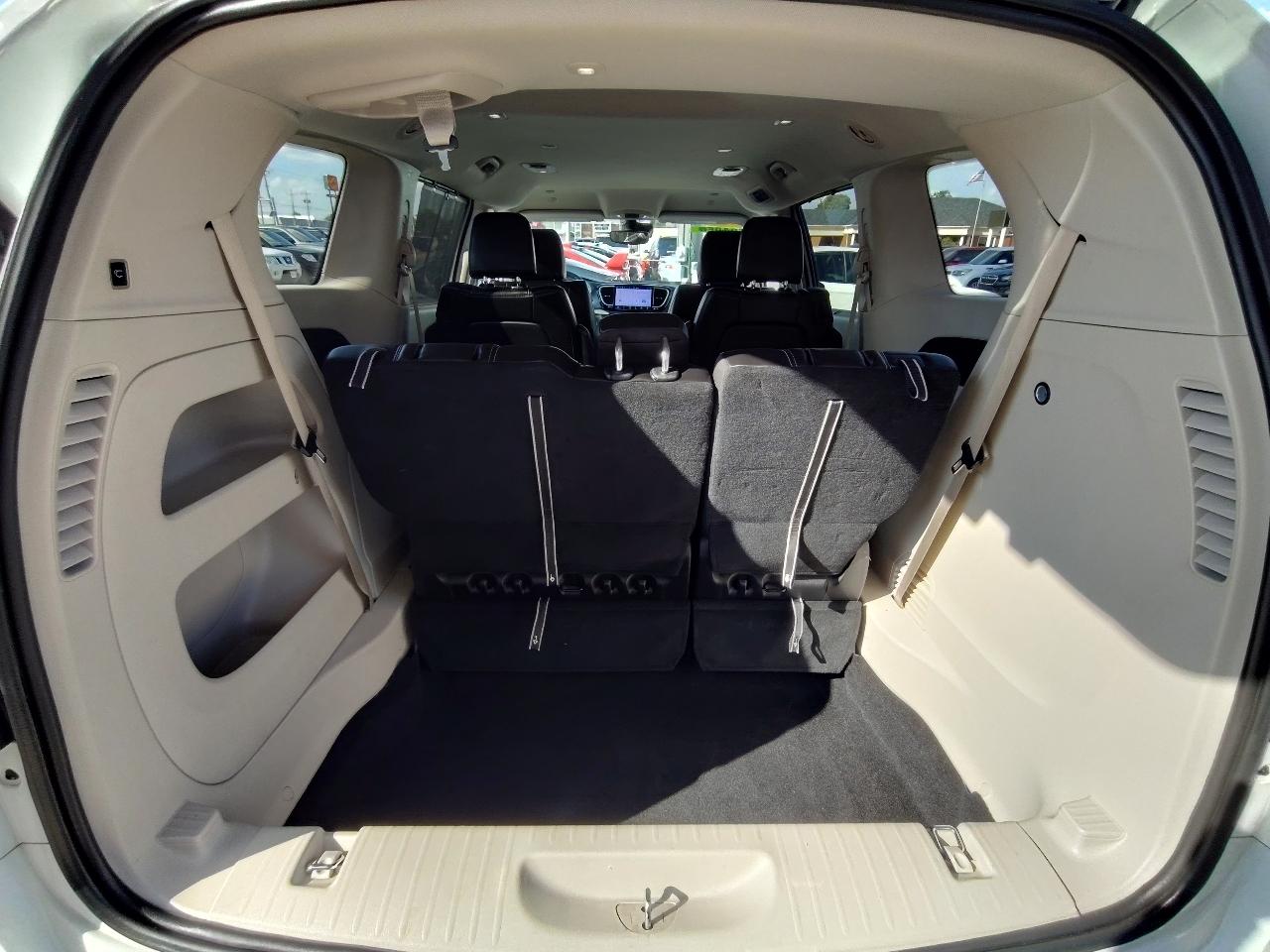 Chrysler Pacifica Touring L Plus 2023