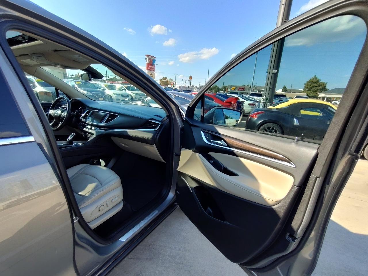 Buick Enclave Premium 4D SUV FWD 2018
