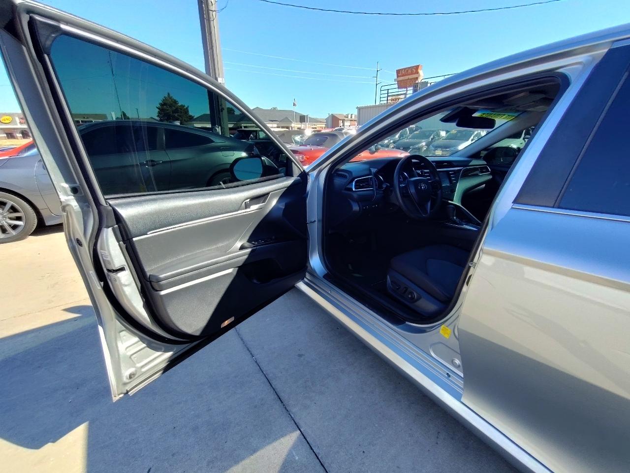 Toyota Camry  2018