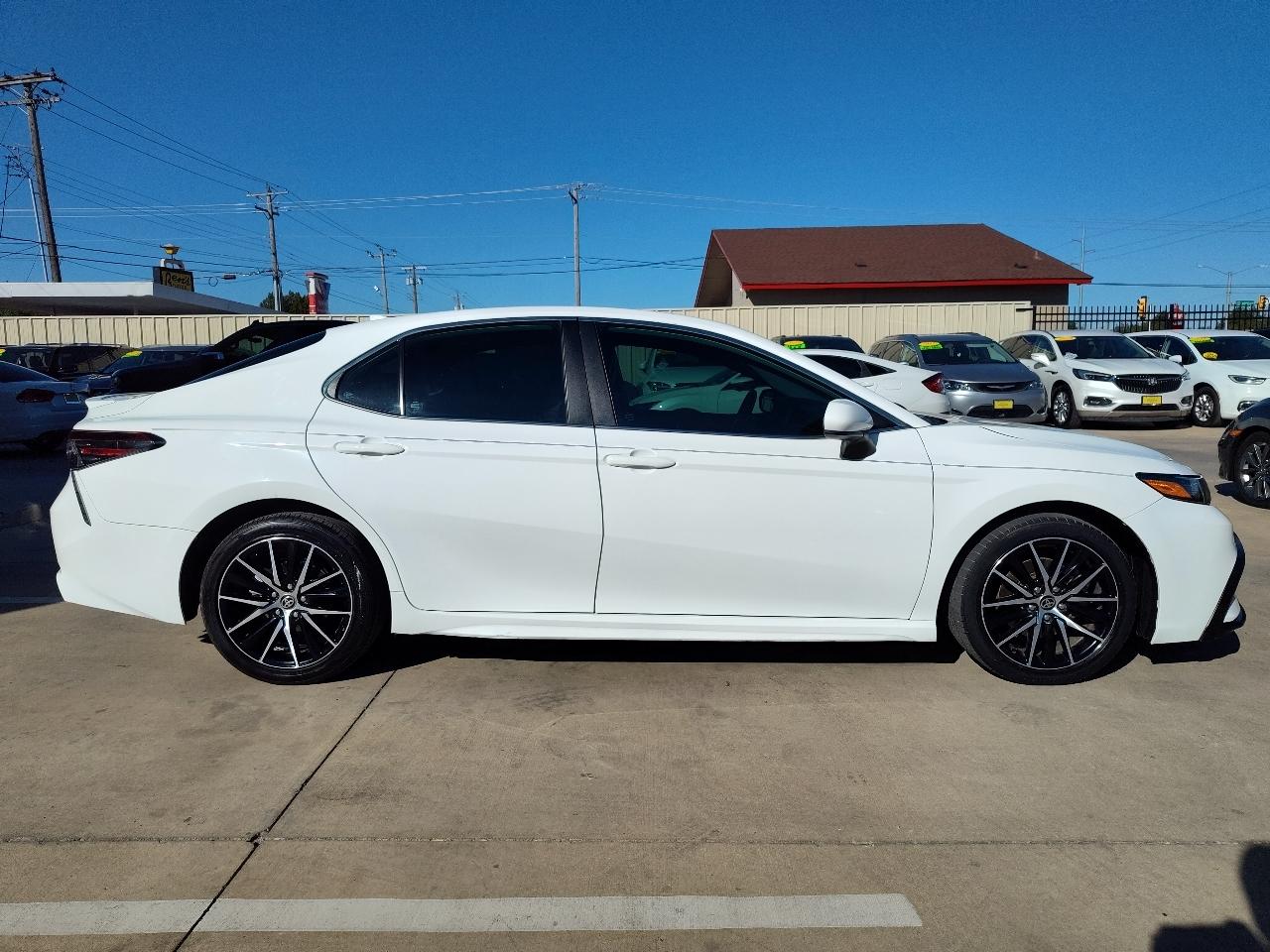 Toyota Camry SE 4D Sedan 2021