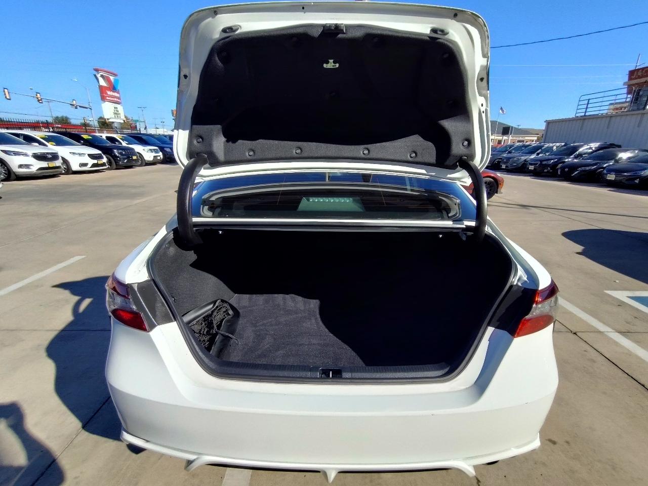 Toyota Camry SE 4D Sedan 2021