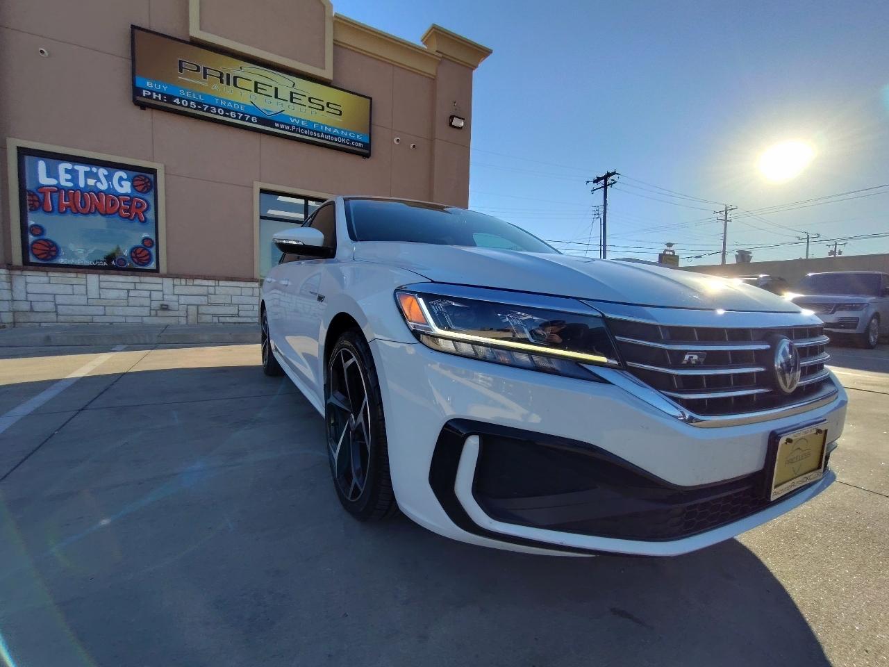 Volkswagen Passat R-Line w/Comfort Pkg Auto 2020