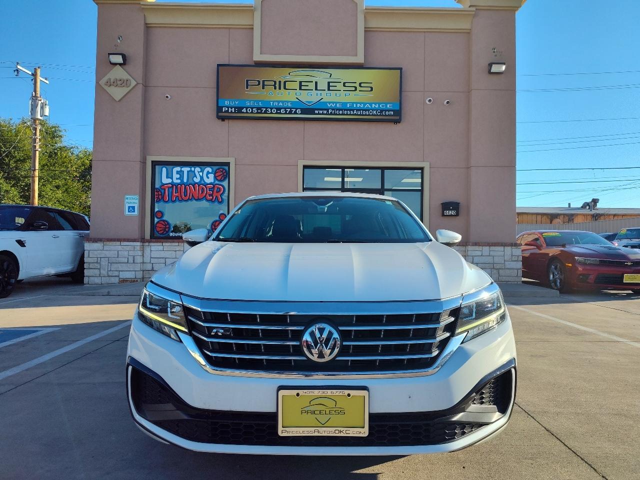 Volkswagen Passat R-Line w/Comfort Pkg Auto 2020