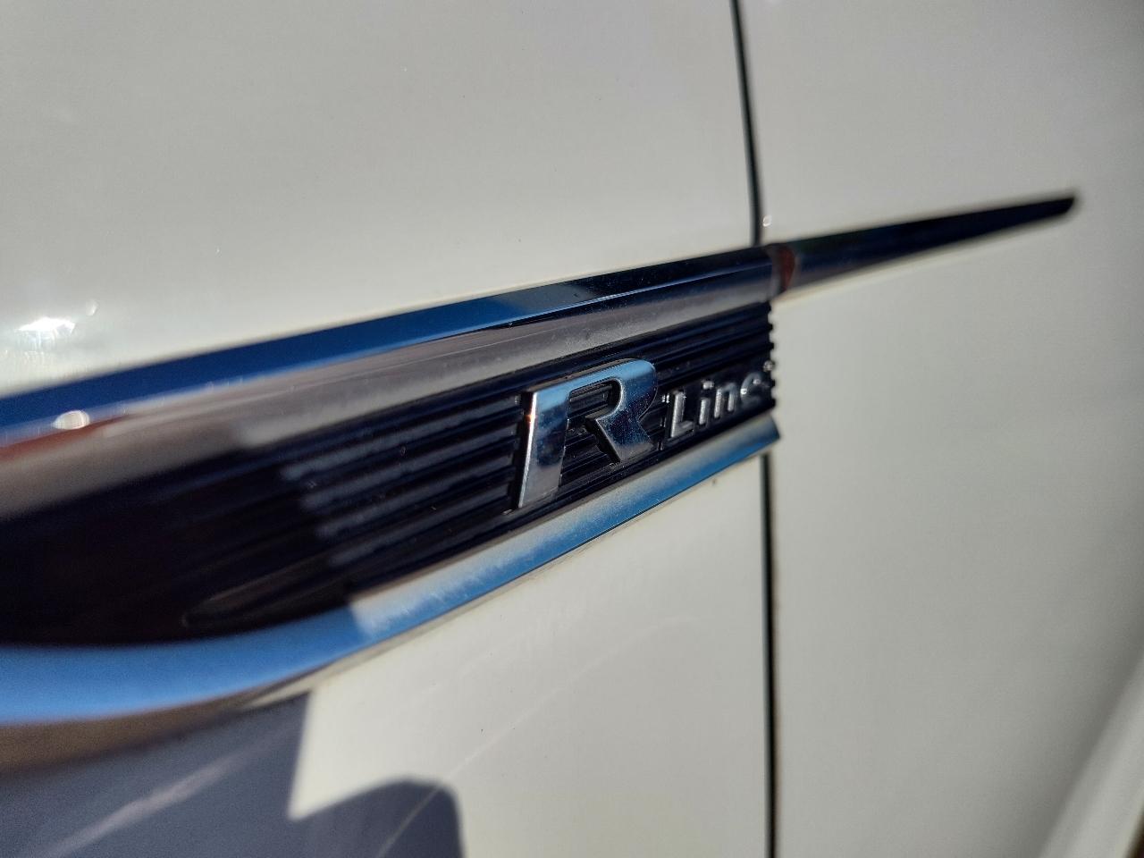 Volkswagen Passat R-Line w/Comfort Pkg Auto 2020