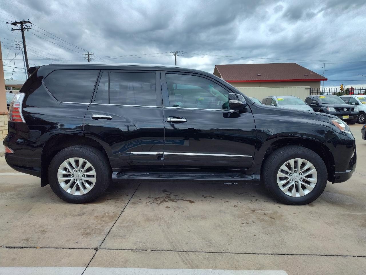 Lexus GX 460 4WD 4dr Premium 2017
