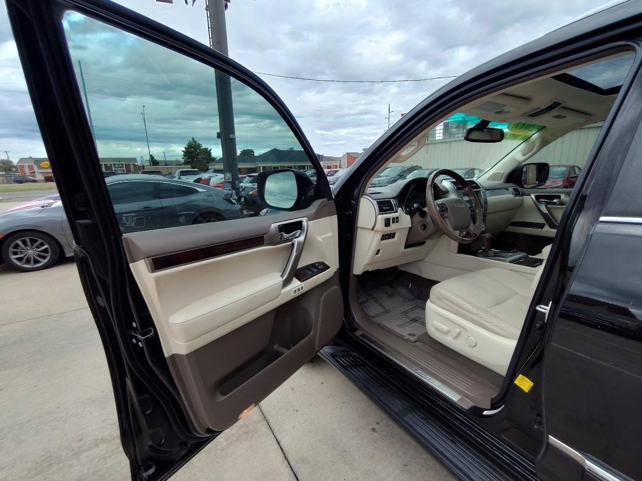 Lexus GX 460 4WD 4dr Premium 2017