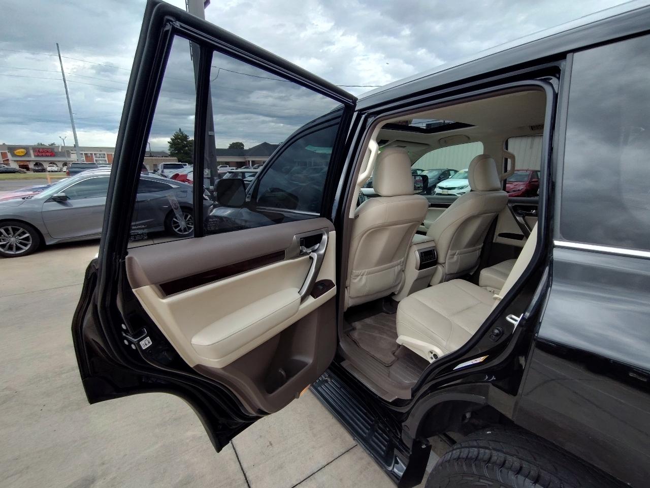 Lexus GX 460 4WD 4dr Premium 2017