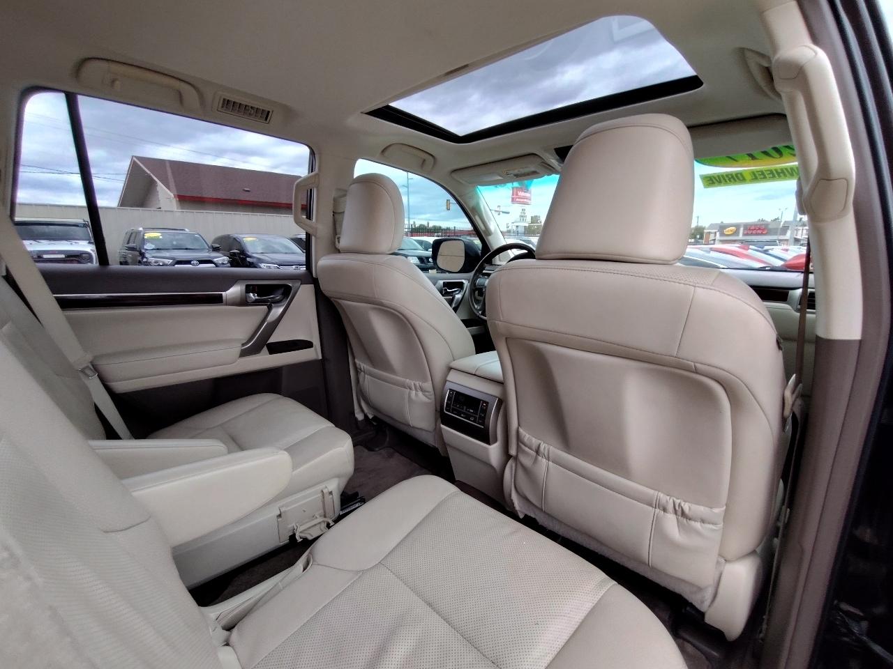 Lexus GX 460 4WD 4dr Premium 2017
