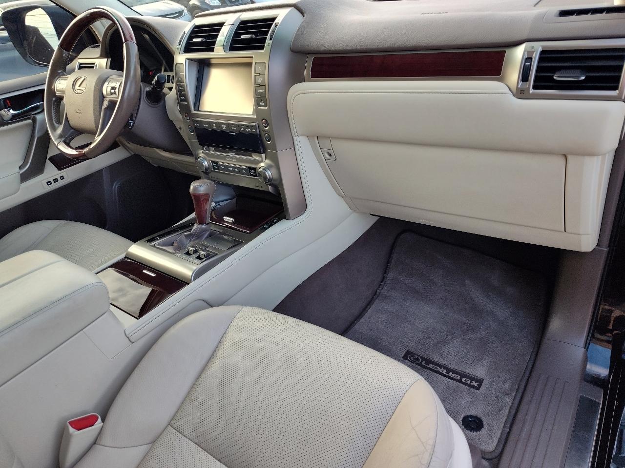 Lexus GX 460 4WD 4dr Premium 2017