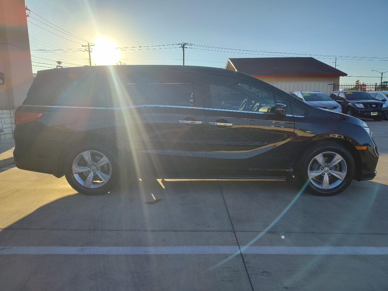 Honda Odyssey EX w/ Leather DVD and Navigation 2018