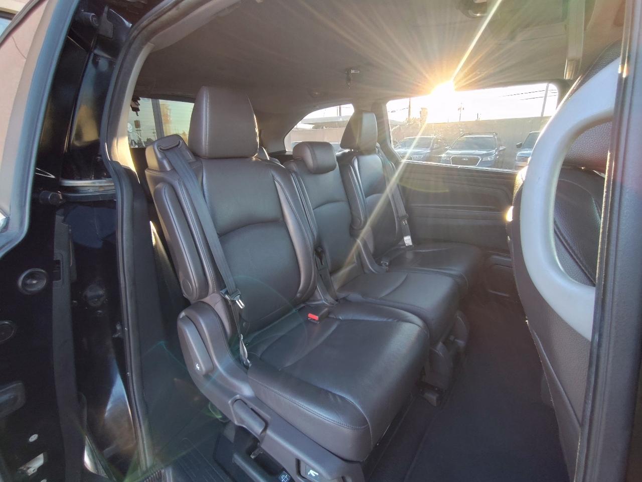Honda Odyssey EX w/ Leather DVD and Navigation 2018