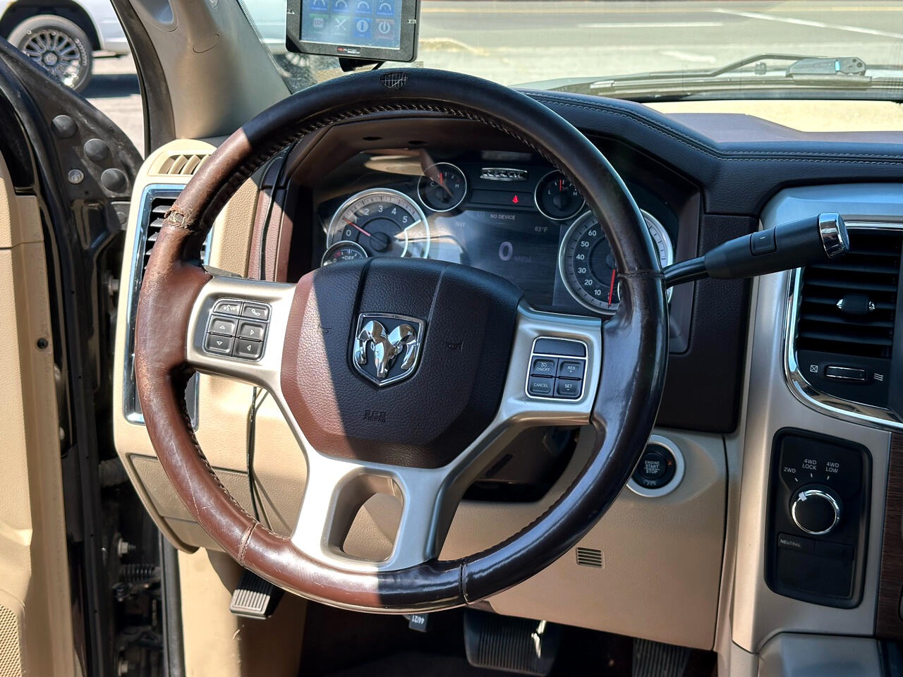 2017 Ram 2500 Laramie photo 32