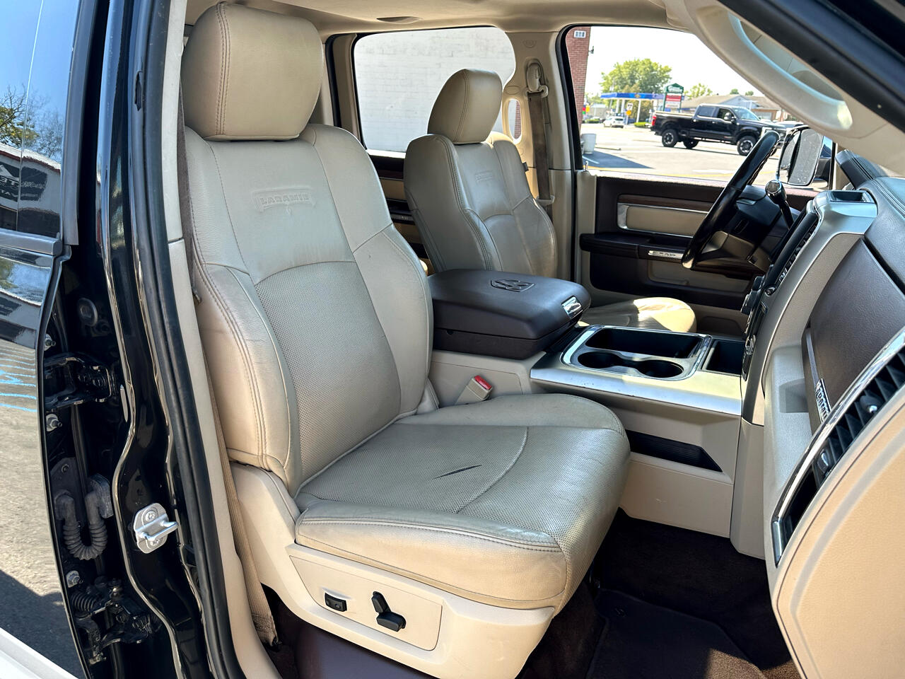 2017 Ram 2500 Laramie photo 43