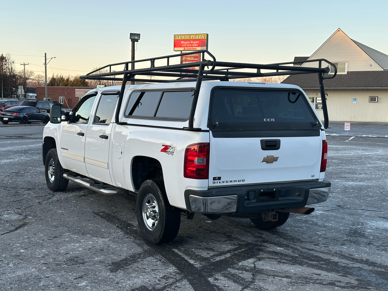 Chevrolet Silverado 2500HD LT Crew Cab Short Bed 4WD 2009