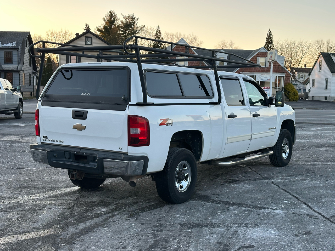 Chevrolet Silverado 2500HD LT Crew Cab Short Bed 4WD 2009