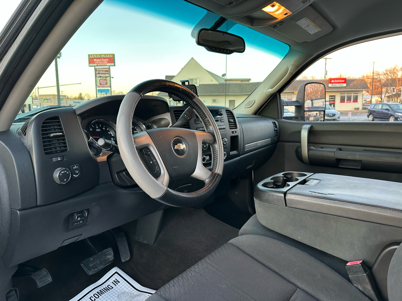 Chevrolet Silverado 2500HD LT Crew Cab Short Bed 4WD 2009