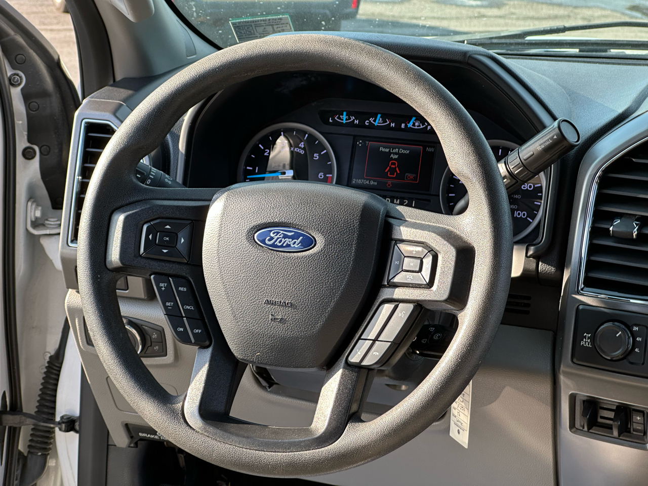 Ford F-250 SD XLT Crew Cab 4WD 2018