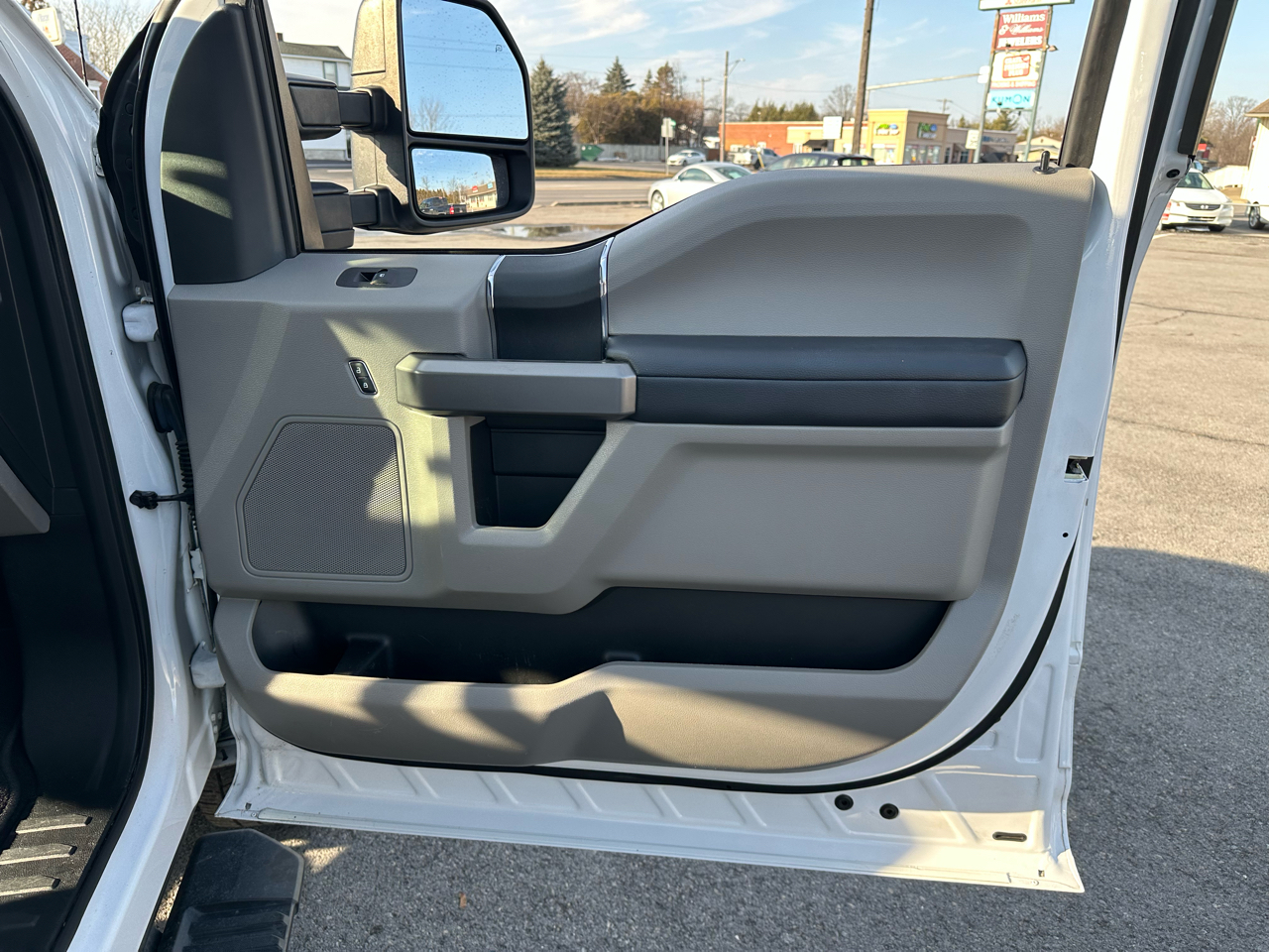 Ford F-250 SD XLT Crew Cab 4WD 2018