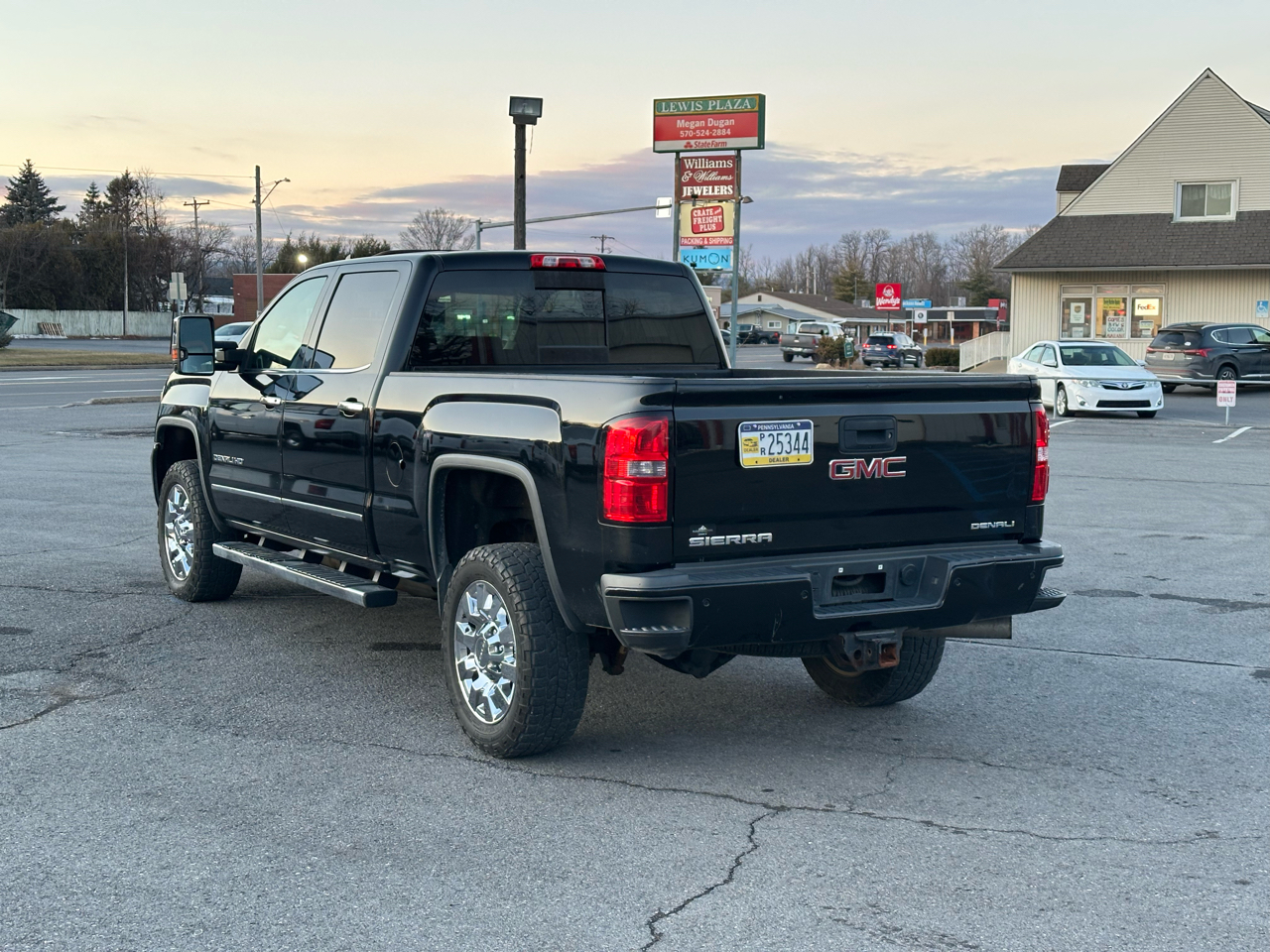 GMC Sierra 2500HD Denali Crew Cab 4WD 2015