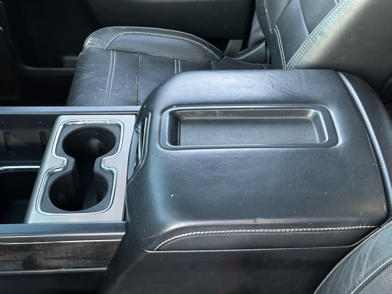 GMC Sierra 2500HD Denali Crew Cab 4WD 2015