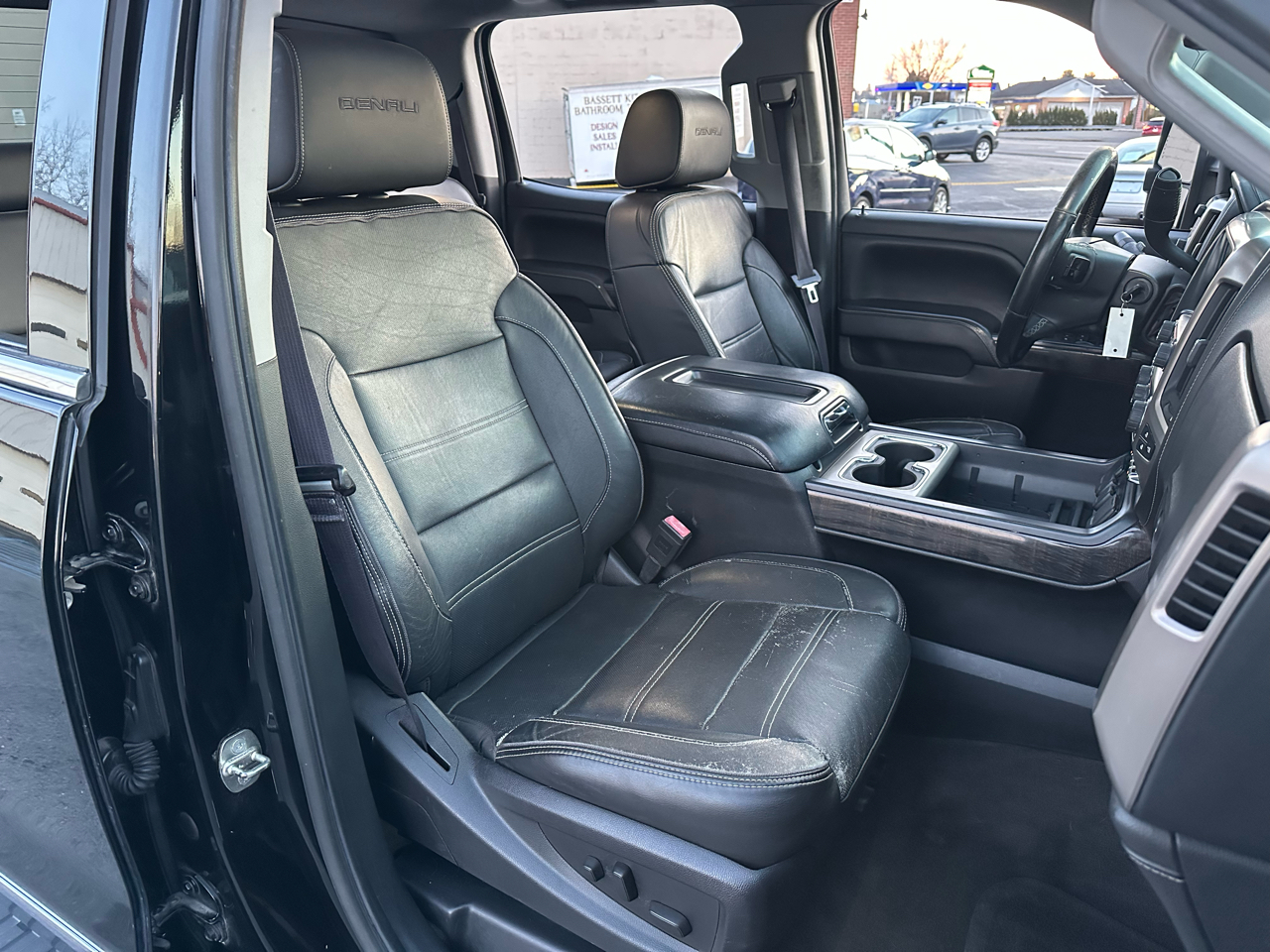 GMC Sierra 2500HD Denali Crew Cab 4WD 2015