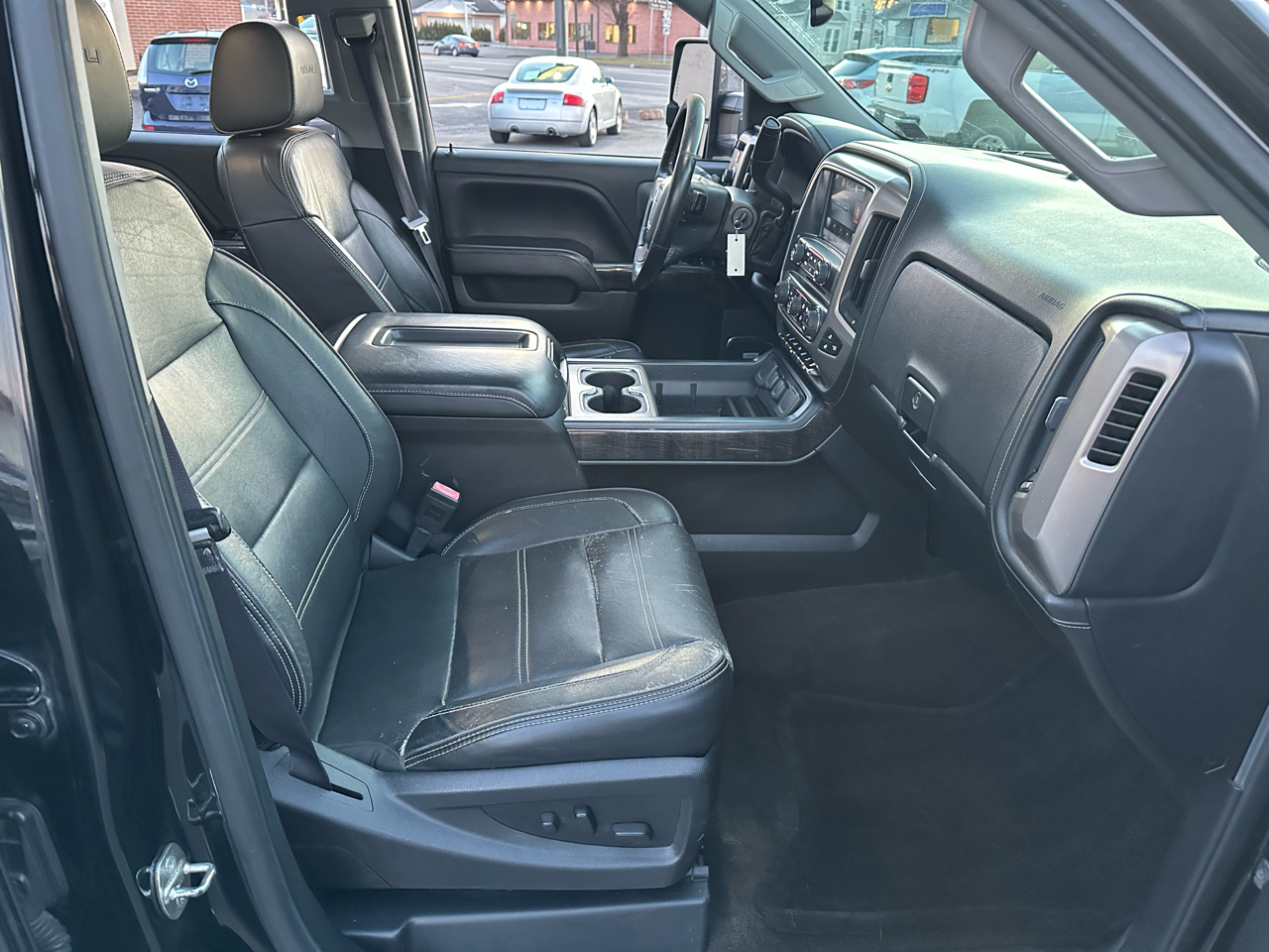 GMC Sierra 2500HD Denali Crew Cab 4WD 2015