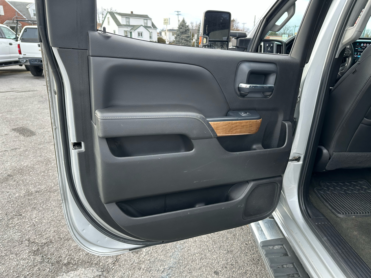 Chevrolet Silverado 2500HD LTZ Crew Cab 4WD 2018