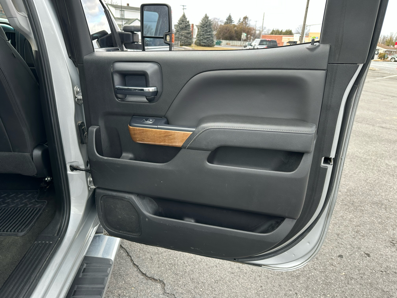 Chevrolet Silverado 2500HD LTZ Crew Cab 4WD 2018