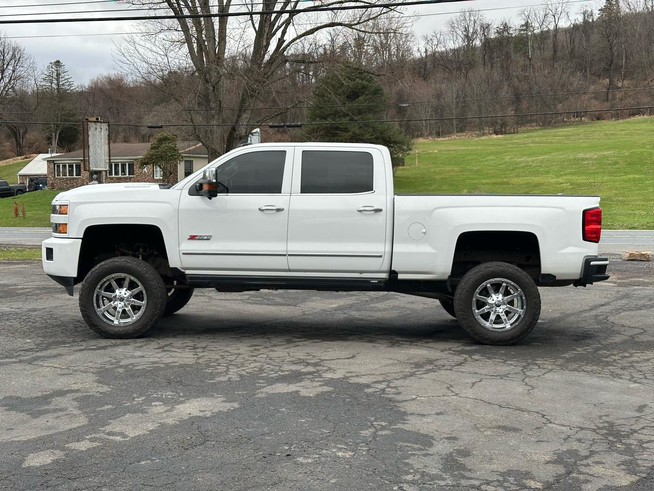 2017 Chevrolet Silverado 2500HD LTZ - Photo 10