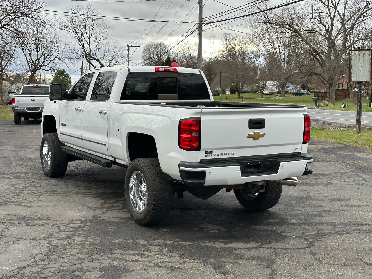 2017 Chevrolet Silverado 2500HD LTZ - Photo 13