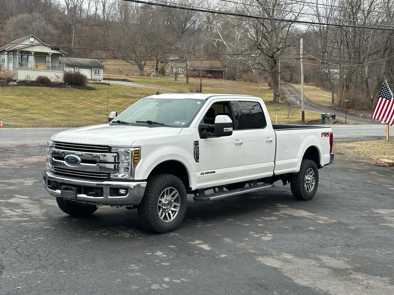 Ford F-350 SD Lariat Crew Cab Long Bed 4WD 2019