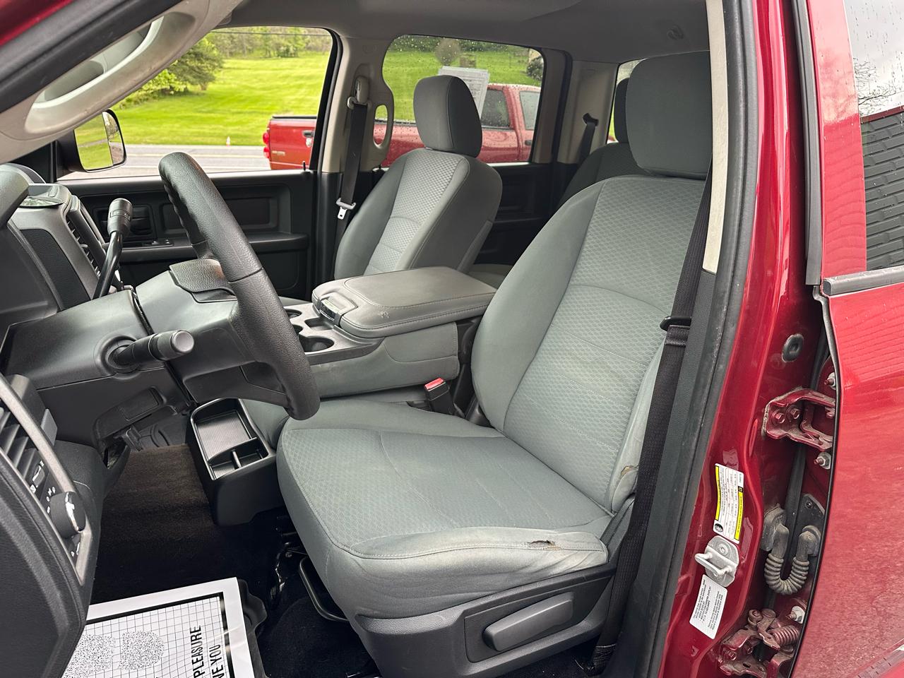 RAM 3500 Tradesman Crew Cab 4WD DRW 2015