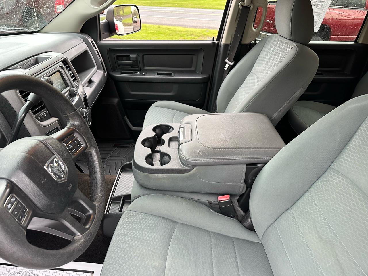 RAM 3500 Tradesman Crew Cab 4WD DRW 2015