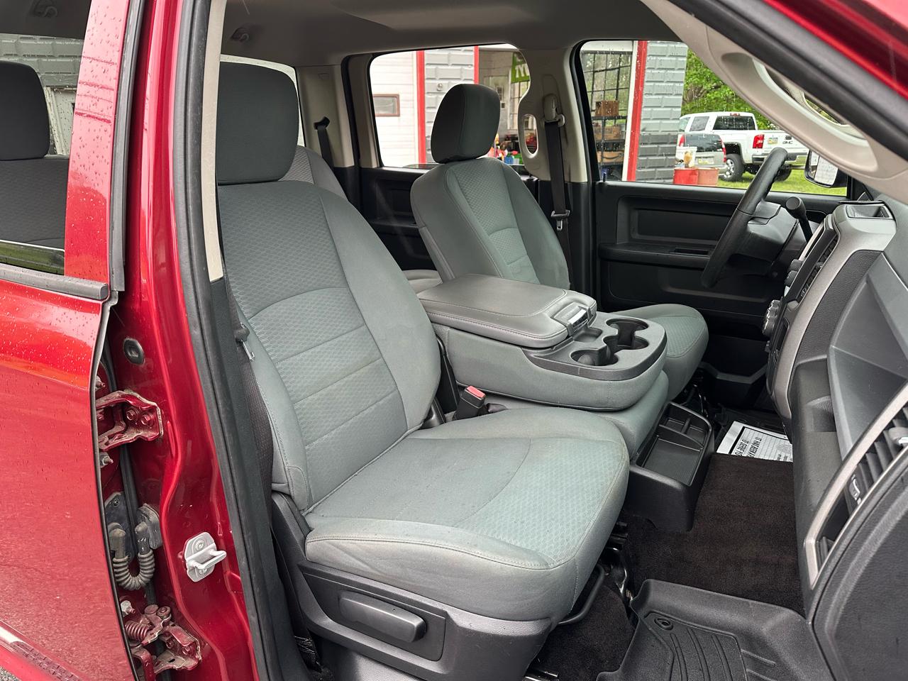 RAM 3500 Tradesman Crew Cab 4WD DRW 2015