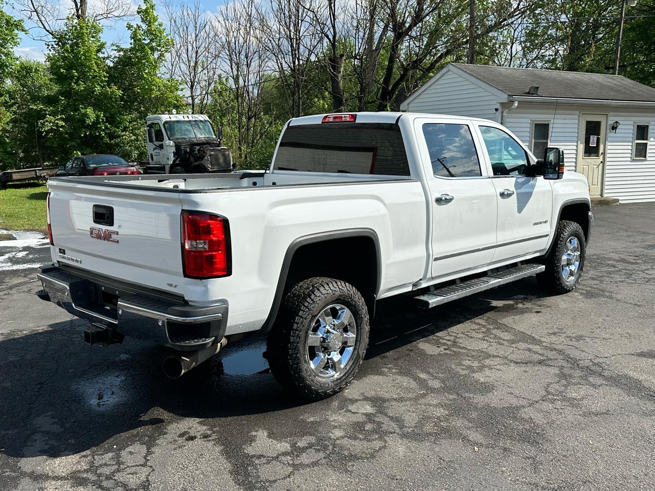 GMC Sierra 2500HD SLT Crew Cab 4WD 2019