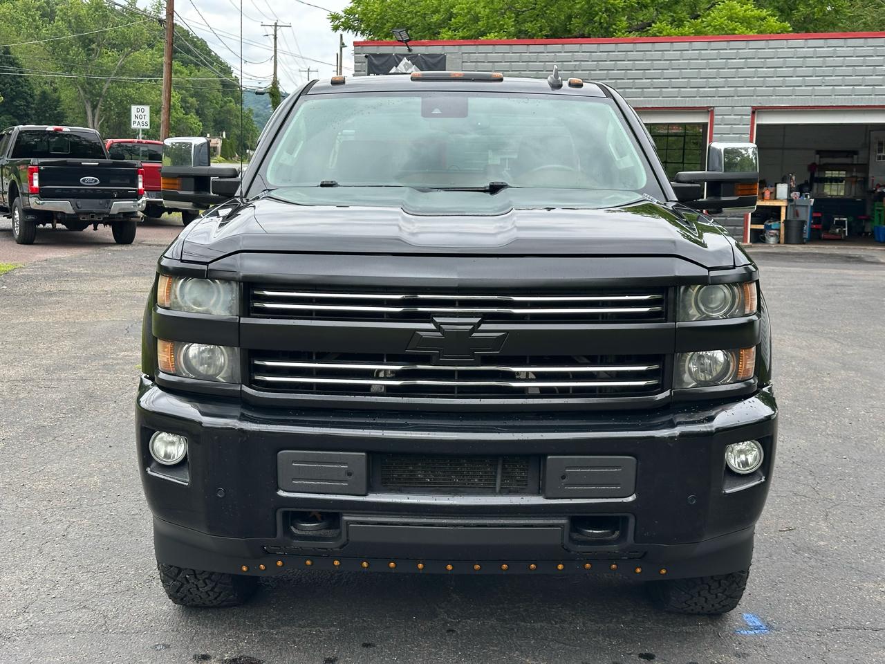 Chevrolet Silverado 2500HD High Country Crew Cab Short Box 4WD 2015