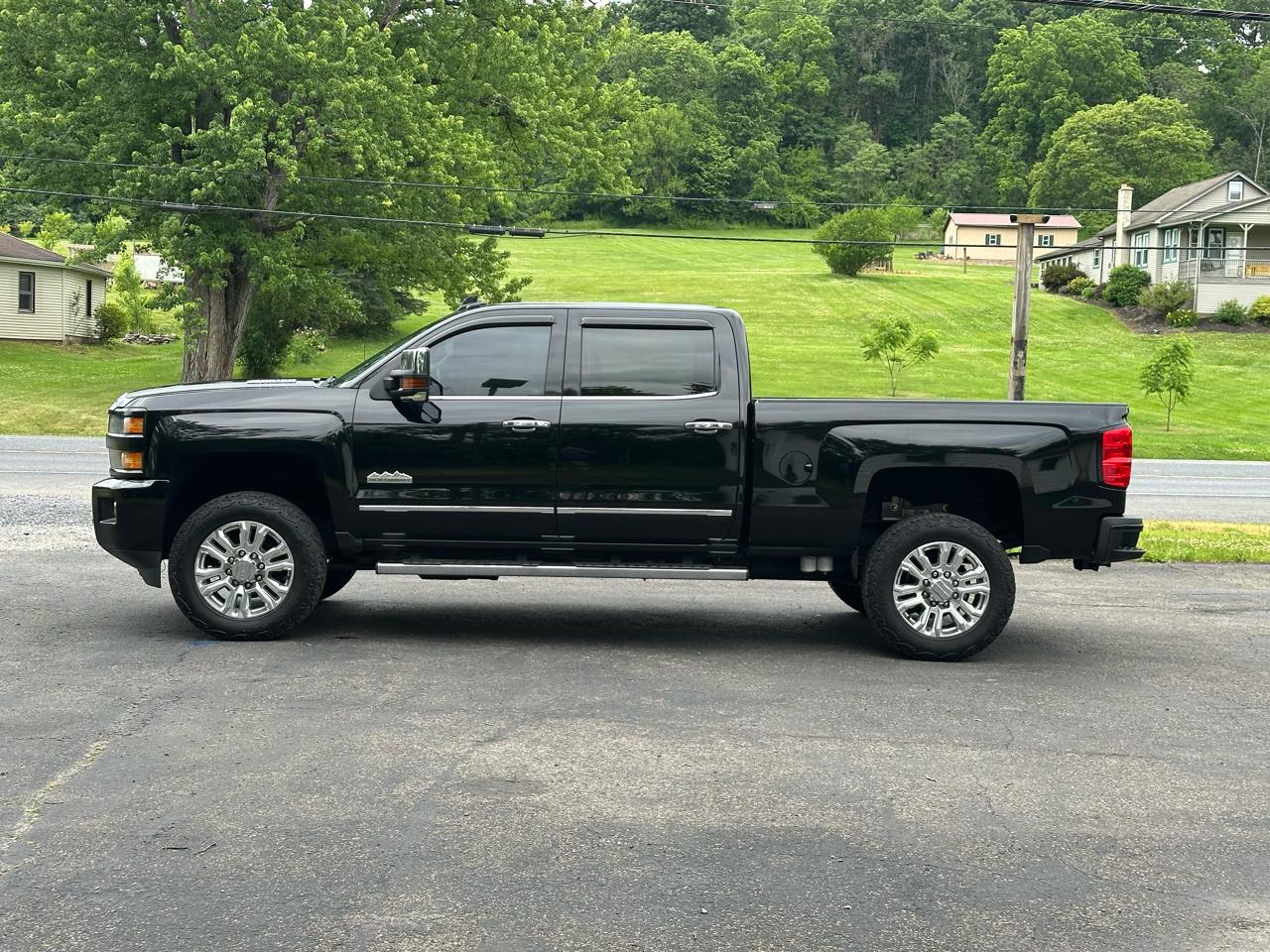 Chevrolet Silverado 2500HD High Country Crew Cab Short Box 4WD 2015