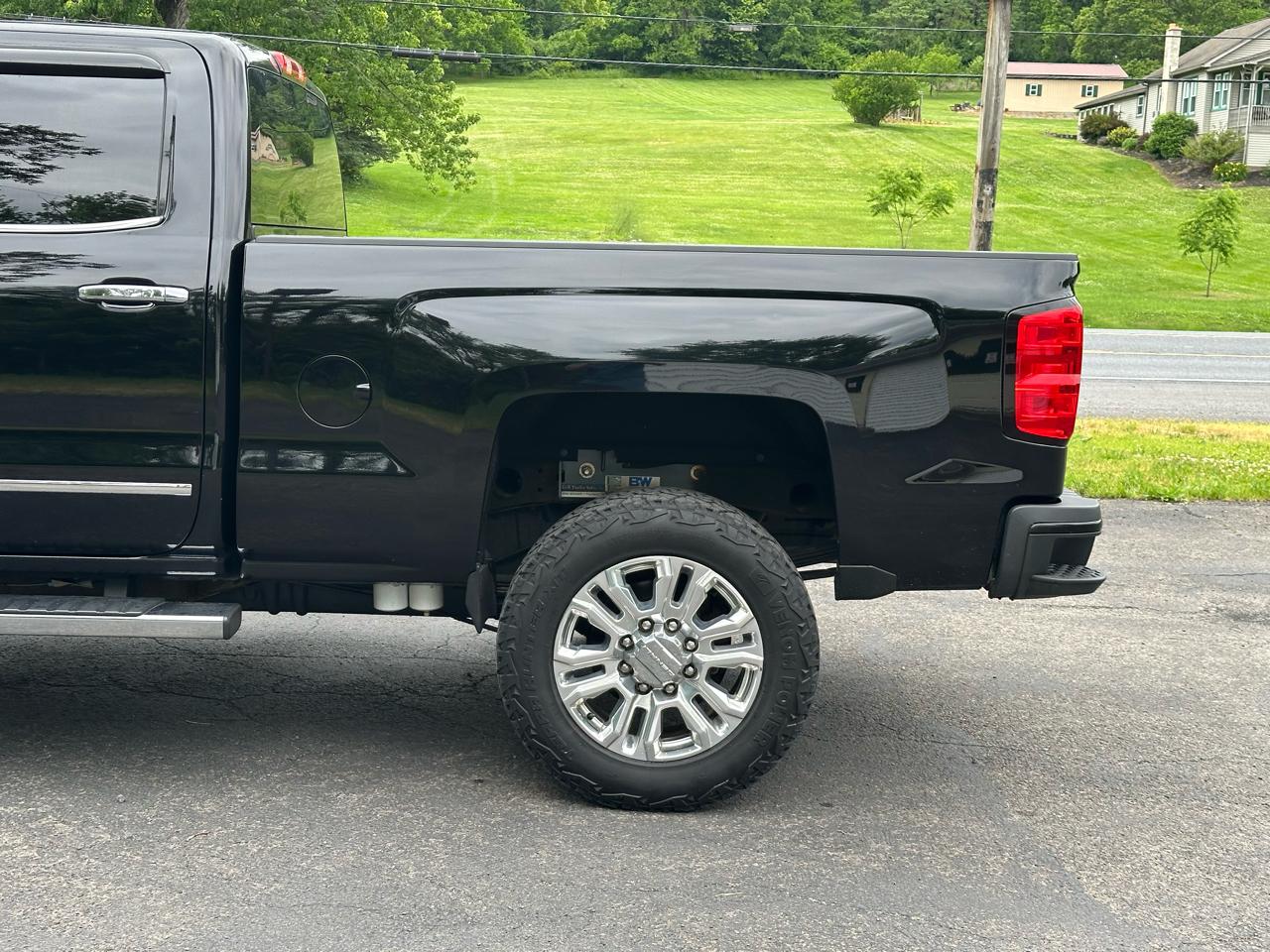 Chevrolet Silverado 2500HD High Country Crew Cab Short Box 4WD 2015
