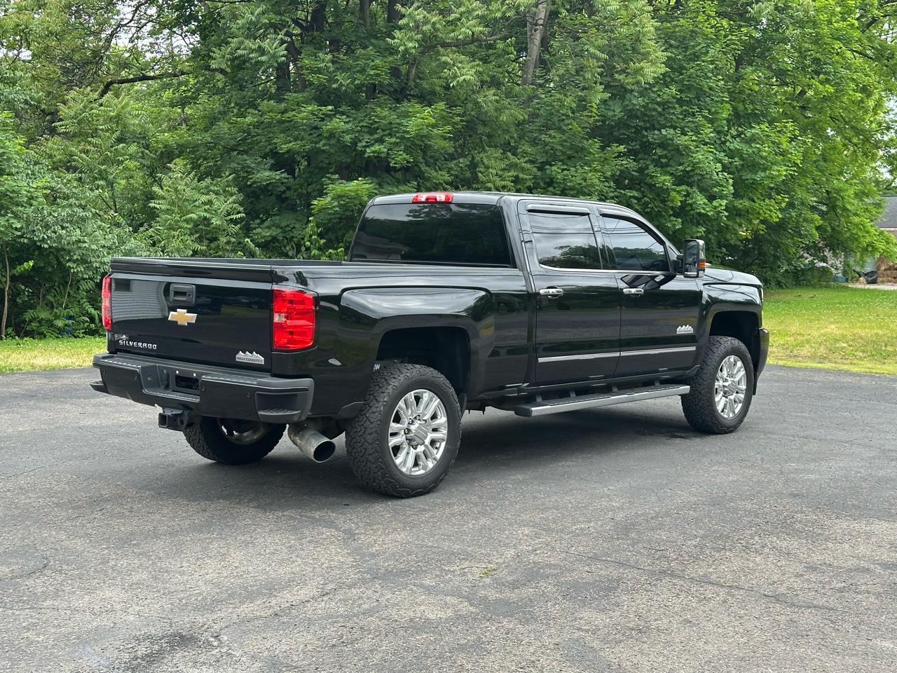 Chevrolet Silverado 2500HD High Country Crew Cab Short Box 4WD 2015