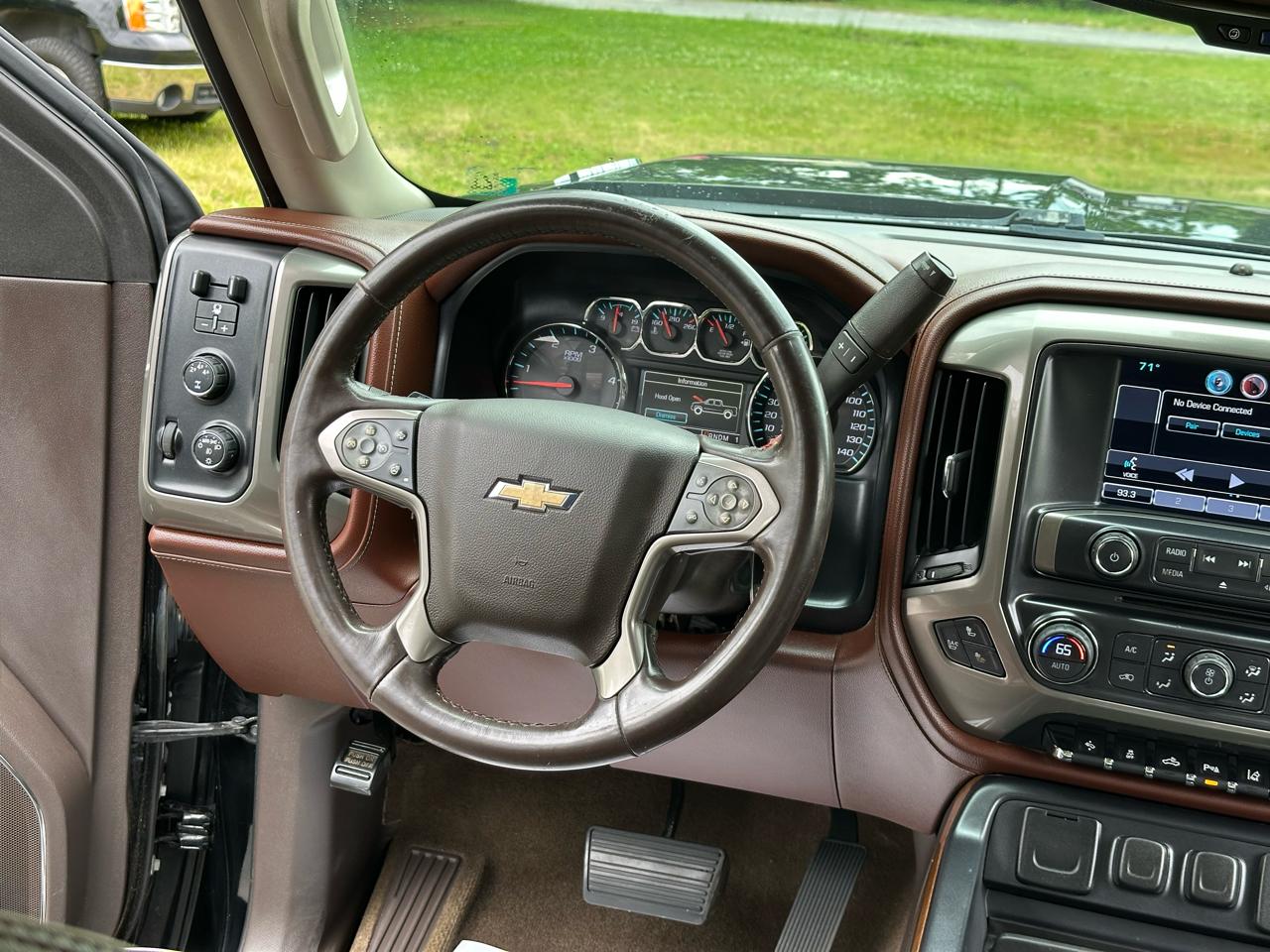 Chevrolet Silverado 2500HD High Country Crew Cab Short Box 4WD 2015