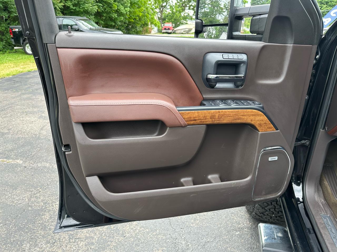 Chevrolet Silverado 2500HD High Country Crew Cab Short Box 4WD 2015