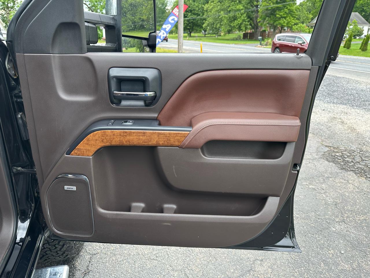 Chevrolet Silverado 2500HD High Country Crew Cab Short Box 4WD 2015