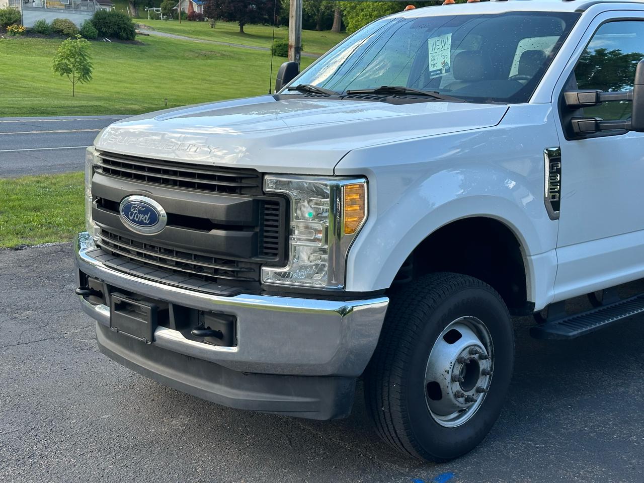 Ford F-350 SD XL SuperCab Long Bed DRW 4WD 2017