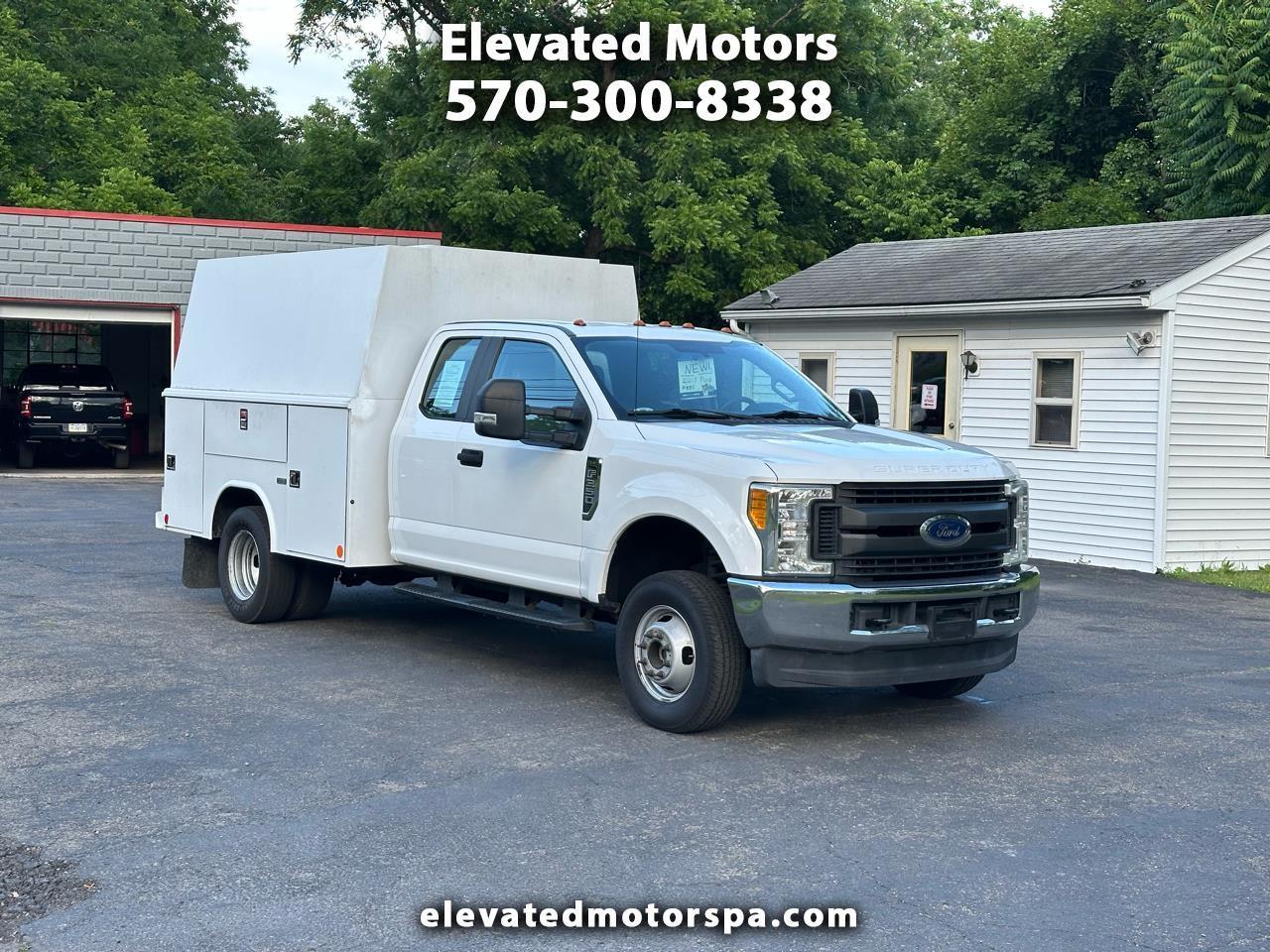 2017 Ford F-350 Super Duty Chassis Cab