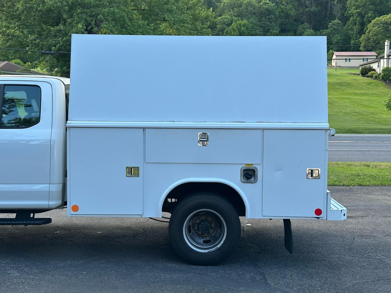 Ford F-350 SD XL SuperCab Long Bed DRW 4WD 2017