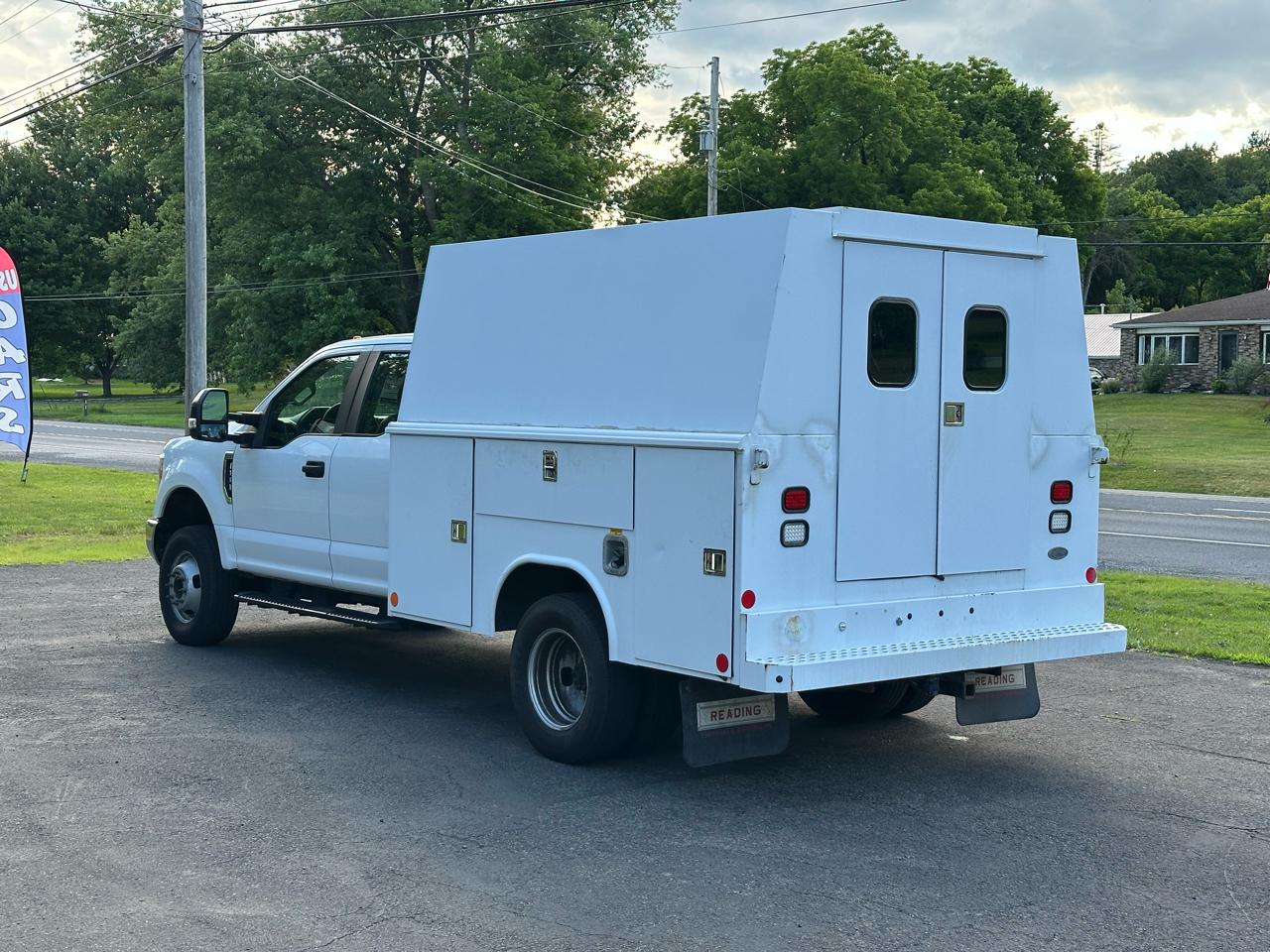 Ford F-350 SD XL SuperCab Long Bed DRW 4WD 2017