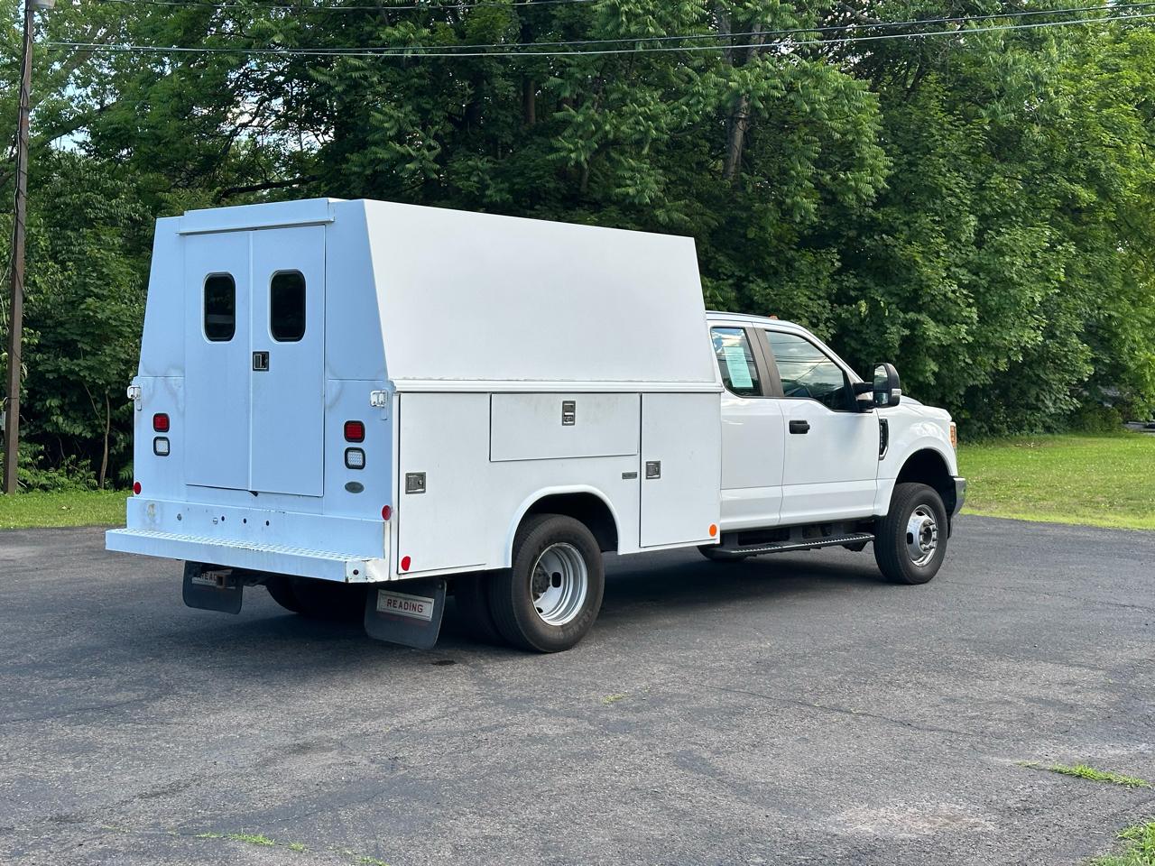 Ford F-350 SD XL SuperCab Long Bed DRW 4WD 2017